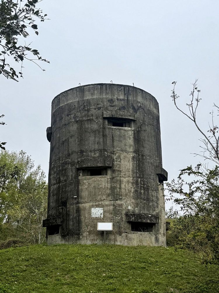 圓柱型碉堡地底1層地上4層 照片提供者：蔡金鼎 / 拍攝日期：2025/04/03