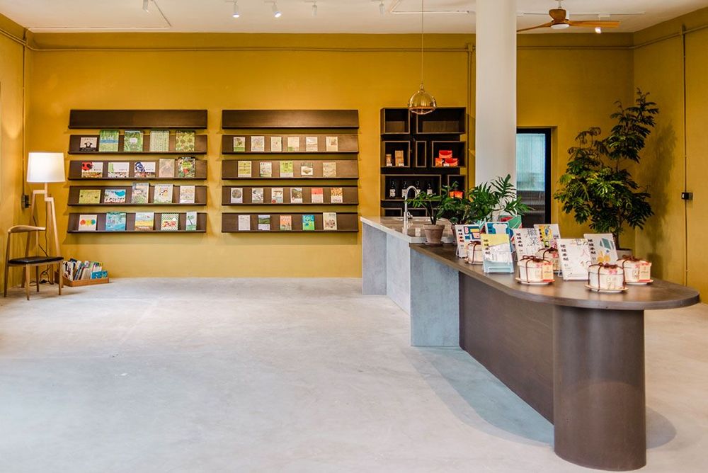 店內也會不定時更換微型策展，讓讀者接觸到不同的議題 照片提供者：米米書店