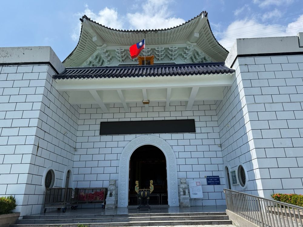 忠靈祠前廣場3，照片提供者：東華大學臺灣文化學系郭俊麟教授