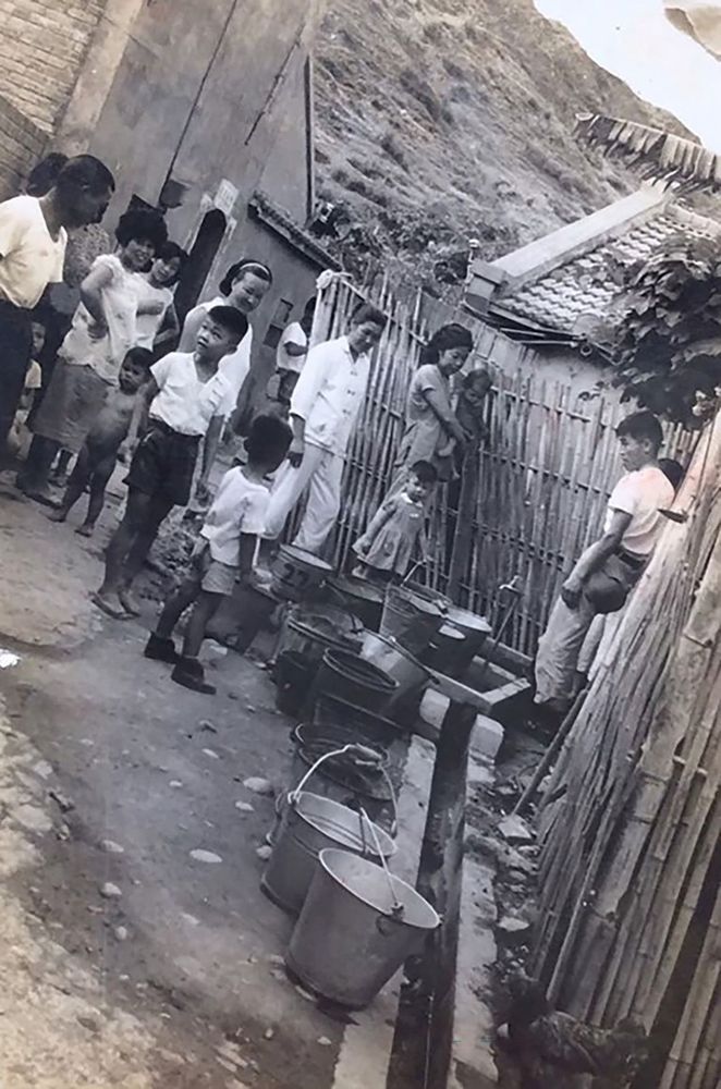 中興莊排隊取水是居民的生活日常。(照片提供：陳崇環)