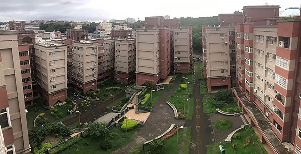 2009年中興莊部分眷戶搬遷住在太極新村集合大樓。(照片提供：方力非)