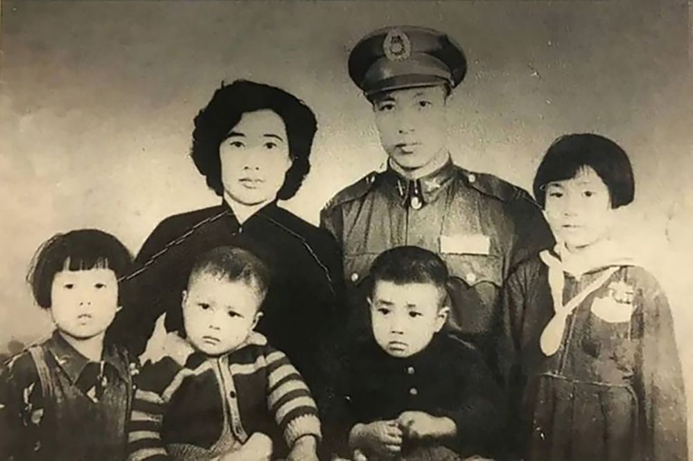 張建玉、遲維屏夫婦用心撫育四名子女。(照片提供：張曼麗)