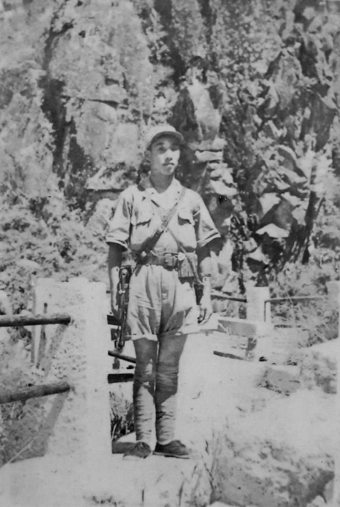 常玉潤擔任嶗山游擊隊的裝扮。(照片提供：常美釓)