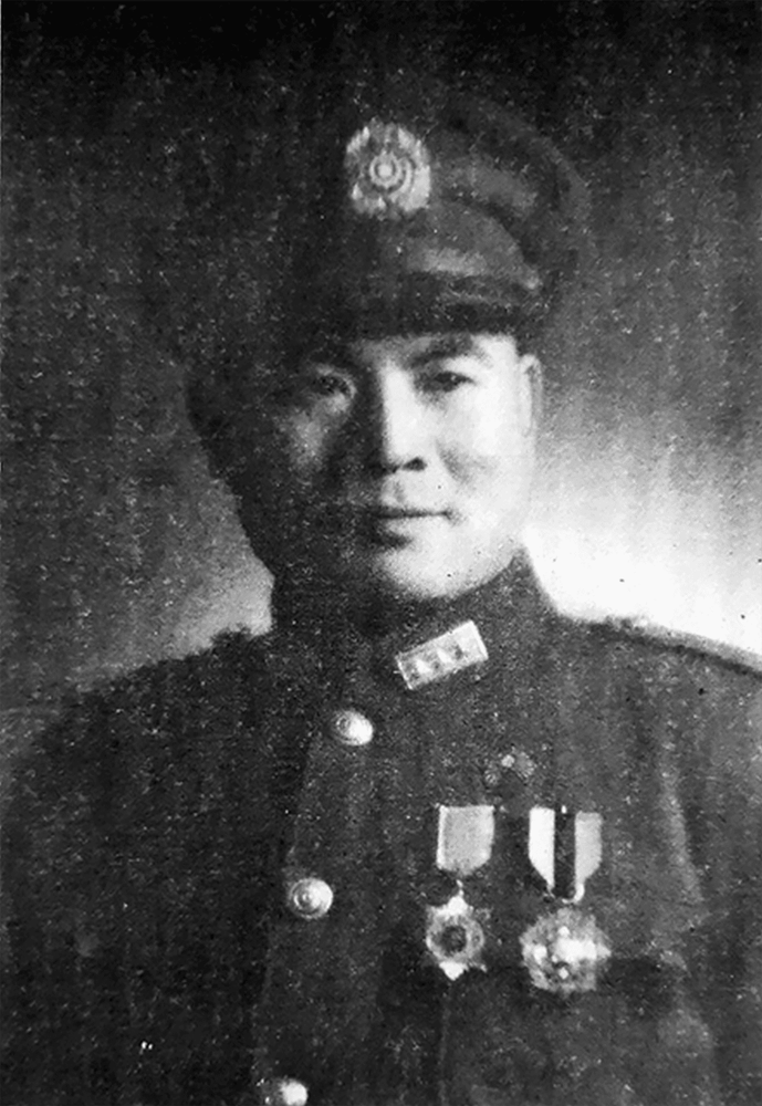 屢建軍功的高芳先將軍，獲頒勝利、寶鼎等勳章。(翻攝：高芳先先生紀念集)