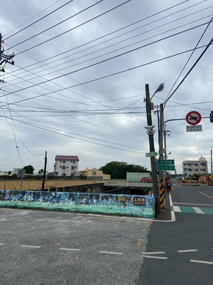 位於國聖宮前的三條橋（照片提供者：吳政緯 / 拍攝日期：2025/11/30）
