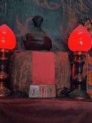 石塑土地公神像。（照片提供者：國文系黃靖捷、林鼎盛 運動系鄭博鍹）