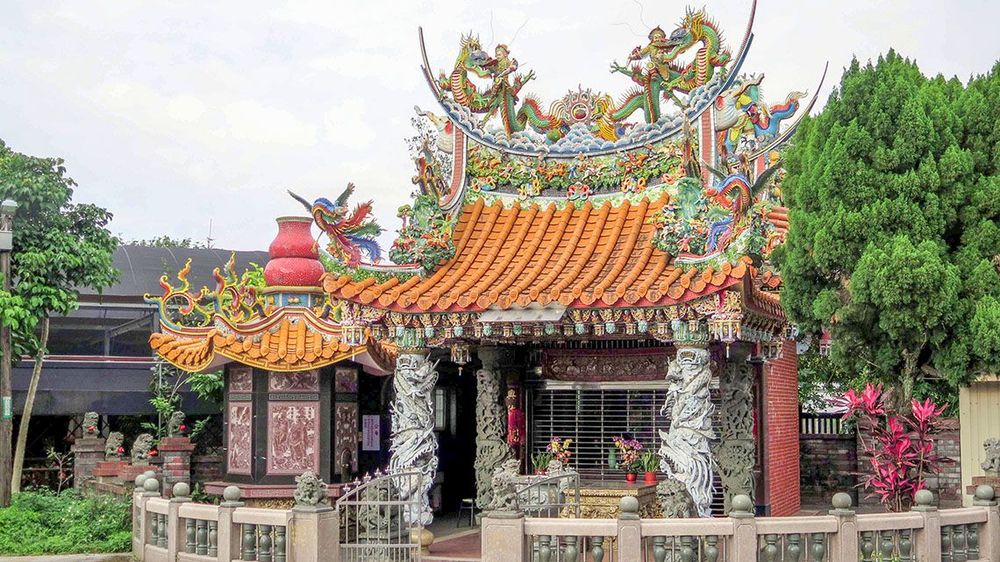 頭寮邊館前的永興宮土地廟照片拍攝者：林炯任 / 拍攝日期：2021/4/24