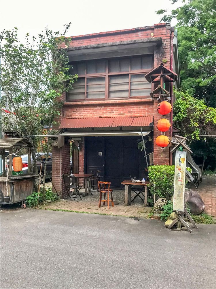 二坪秘境─石坪茶屋正面。照片拍攝者：方文樹 / 拍攝日期：2022/04/13