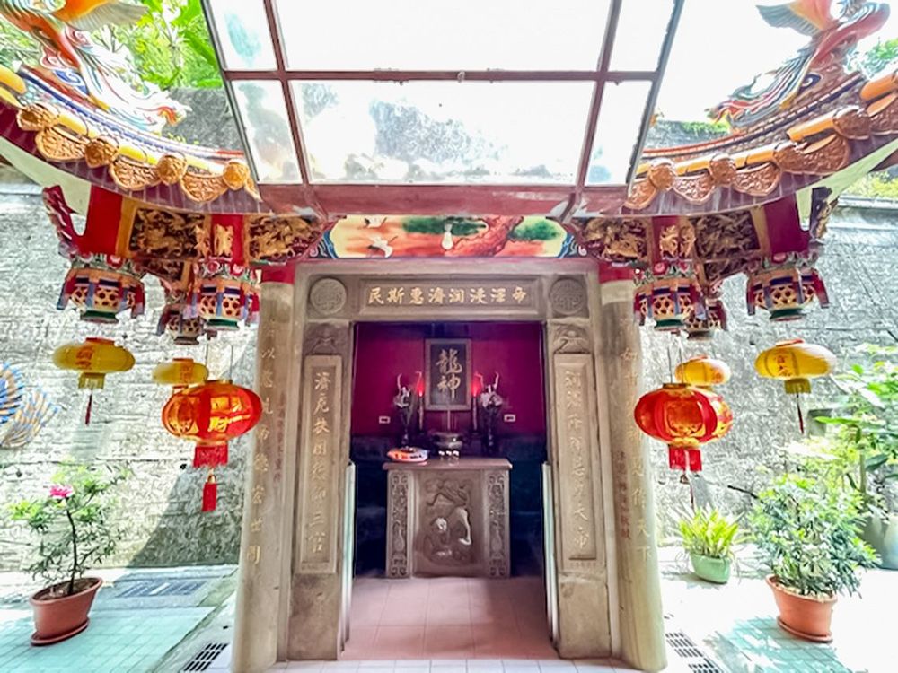 主廟後方龍神祠-2。照片拍攝者：陳粉 / 拍攝日期：2022/09/09