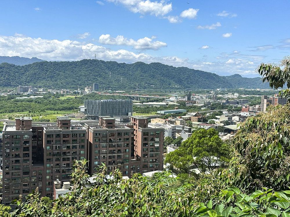 鶯歌石旁遠眺三鶯地區。照片提供者：林美惠 / 拍攝日期：2023/08/14