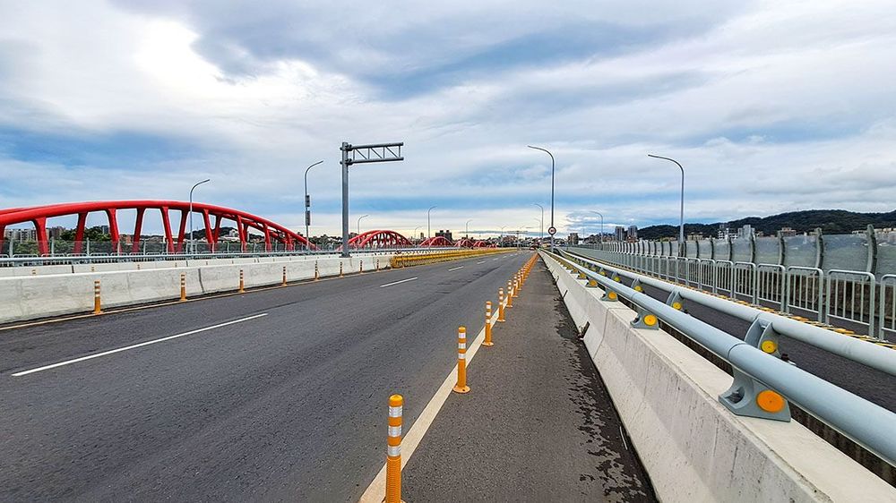 跨越大嵙崁溪三鶯大橋。照片提供者：王啟畇 / 拍攝日期：2023/09/03