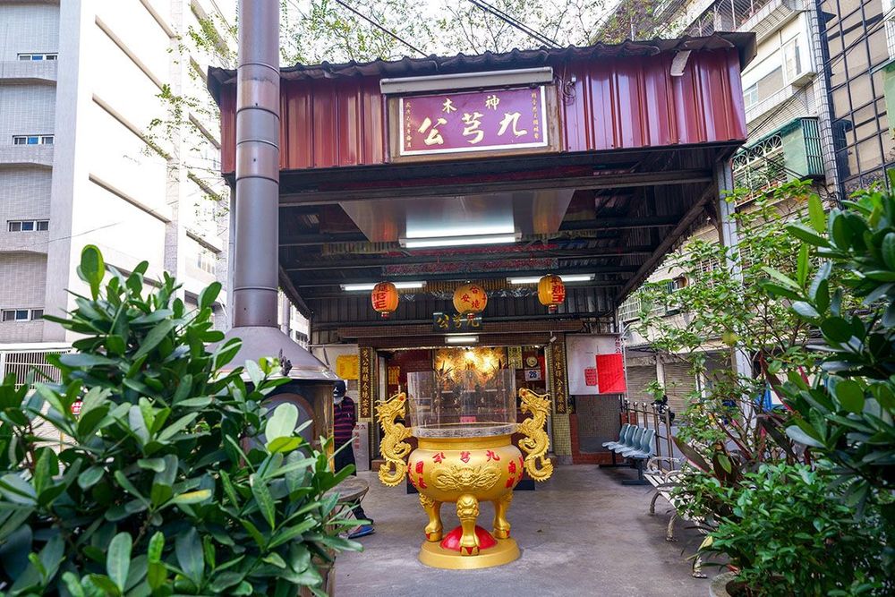 寧靜肅穆的九芎公廟