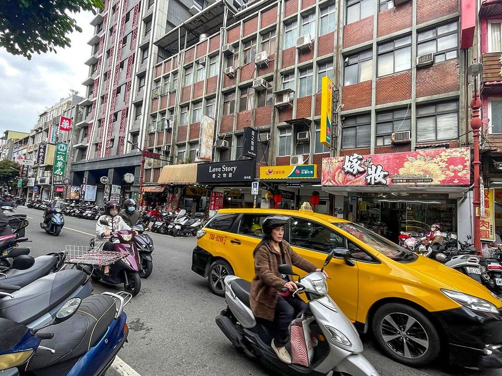 府中路旁傳統產業商家
