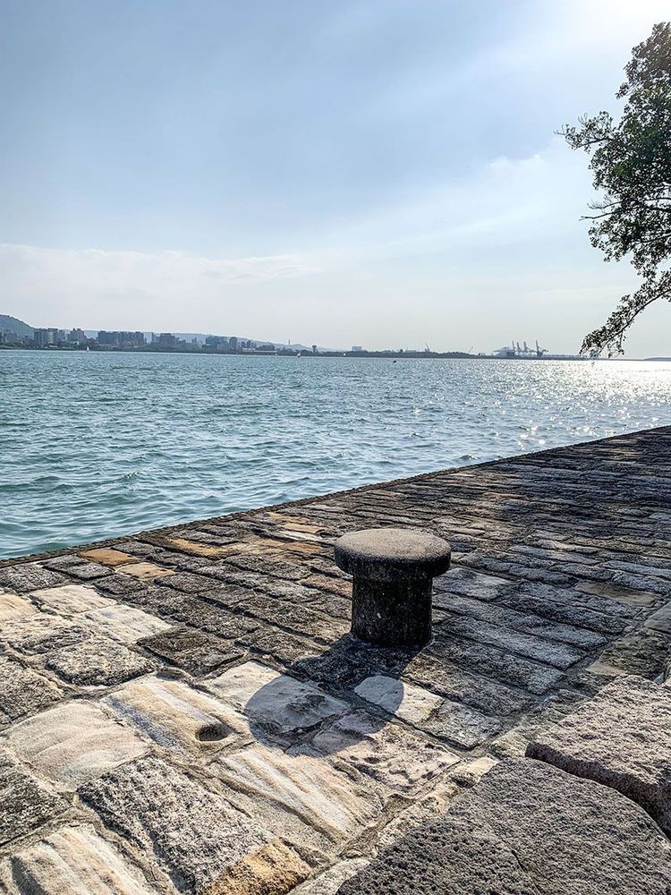 海關碼頭繫船石