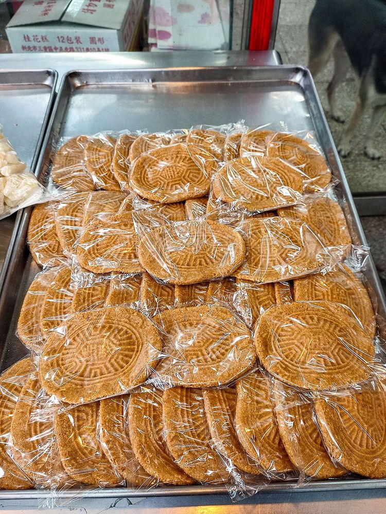 店內販售龜造型的傳統糕餅。照片拍攝者：海山文史團隊