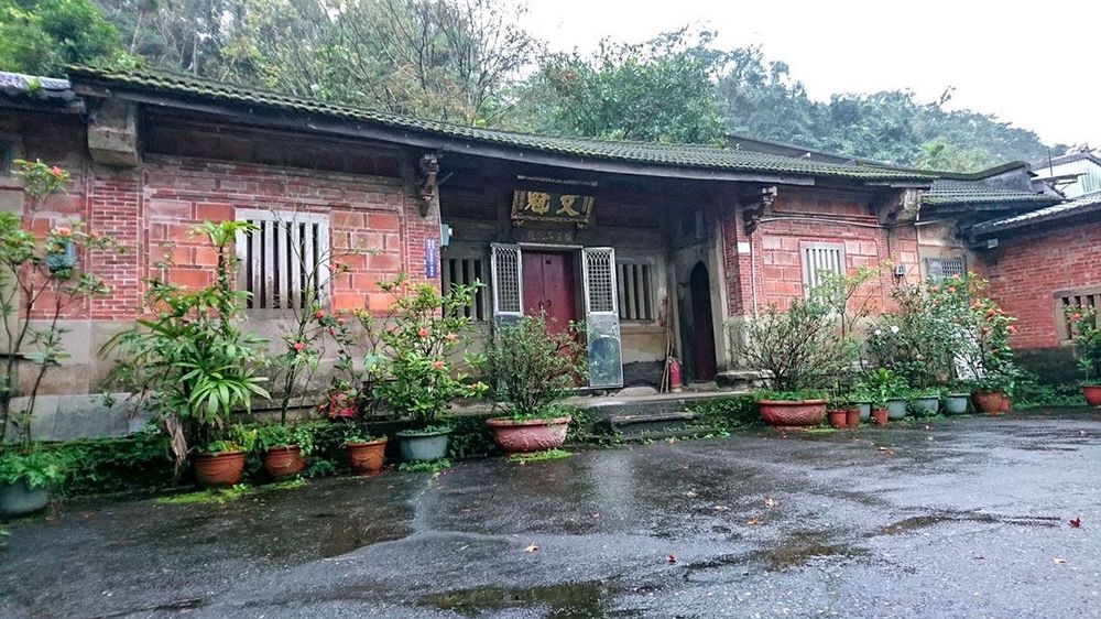 舉人厝