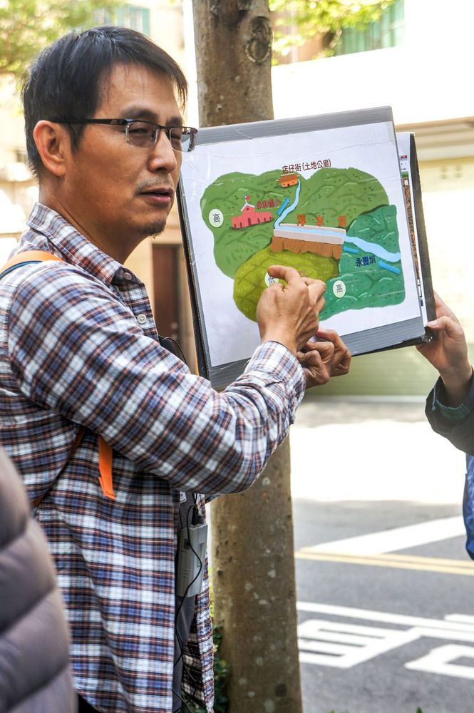 因地勢低窪關係此段水圳特別架高建設