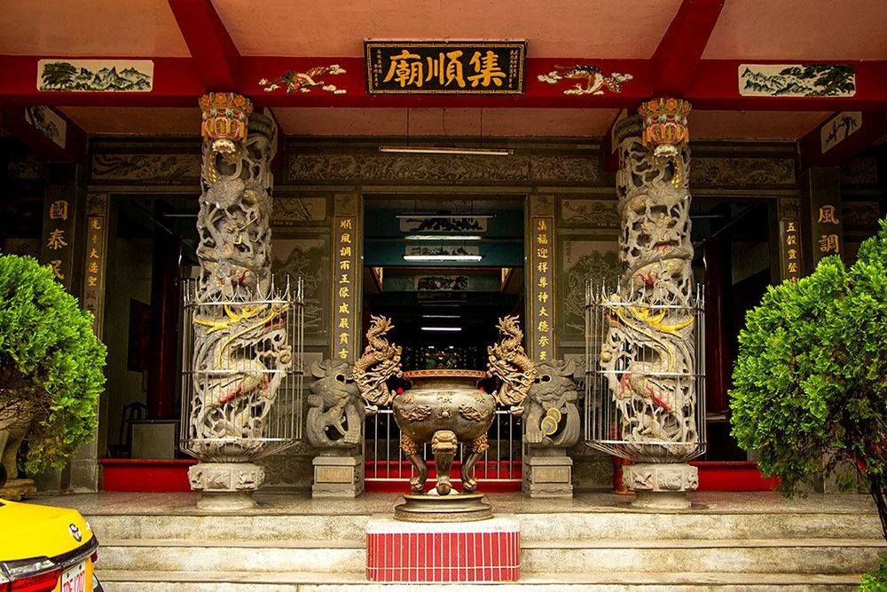 集順廟前為昔日茶葉集散地，最盛時期曾名列台灣三大茶市之一。