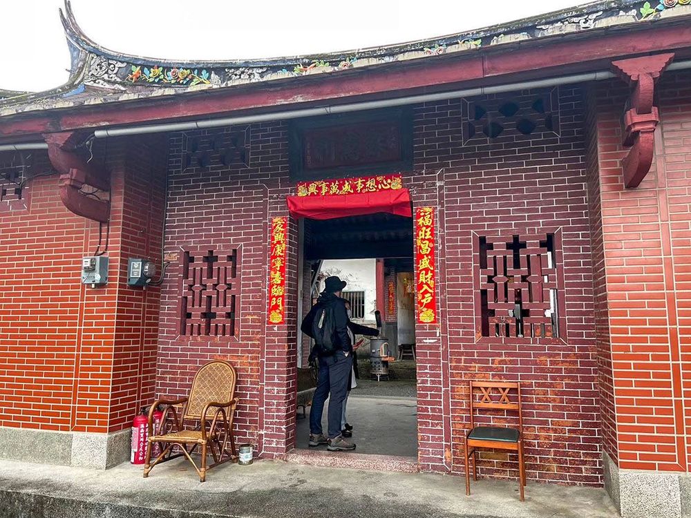 紅磚砌築、燕尾翹脊建築，是溪南地區四姓古厝代表 照片提供者：李崇瑋 / 拍攝日期：2025/03/06