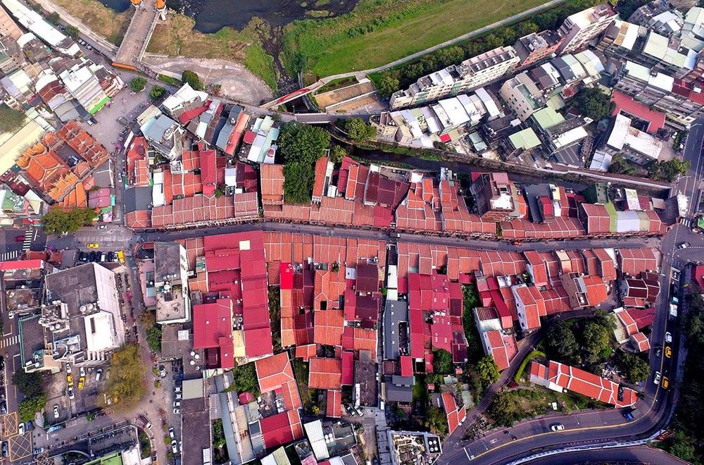 三峽老街空拍照 照片提供者：謝基煌、江逸傑、林岑怡、邱文仕 / 拍攝日期：2025/05/01
