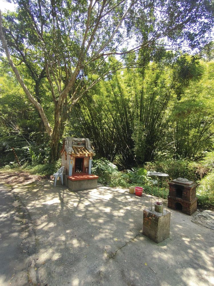 德山煤礦旁土地公廟（照片拍攝者：林三德／拍照日期：2025/6/1）