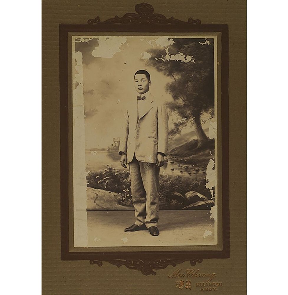 攝於廈門(1918-1919年)，當時賴和任職於廈門鼓浪嶼的博愛醫院（資料來源網址：財團法人賴和文教基金會／查詢日期：2025/6/14）