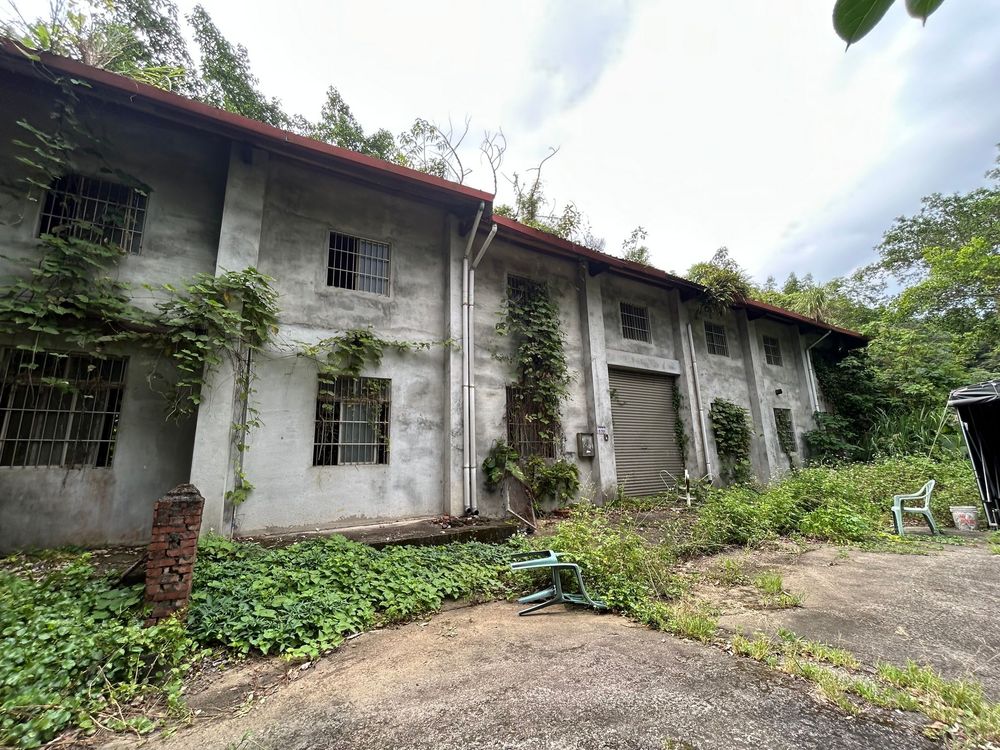 已停產的製茶工廠（照片拍攝者：王信喜／拍照日期：2025/5/30）