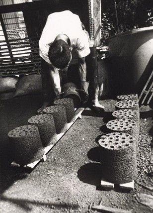 50年前的煤球 它只是煤渣拌紅土而已，並不是焦炭
