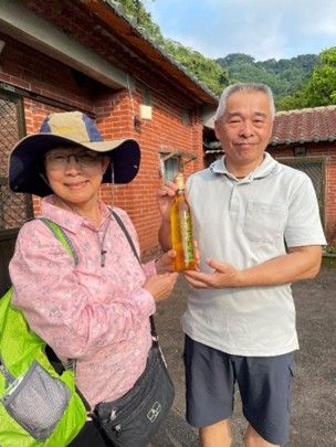 右邊為老闆 江支順先生（照片拍攝者：張純華／拍照日期：2025/5/15）