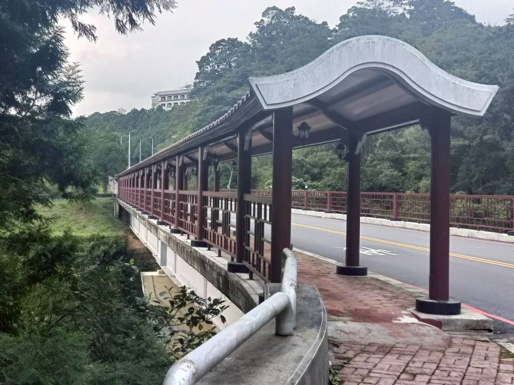 佛光大學十六亭橋（照片提供者：張邵宸、高承佑、楊翰廷、葉侑茹 / 拍攝日期：2025.10.31）