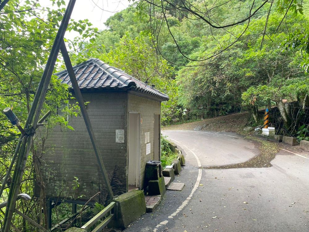 跑馬古道週邊公共設施(照片提供者：許家羚 / 拍攝日期：2025.10.31)