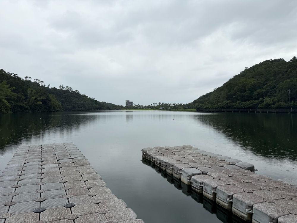 龍潭湖湖景(照片提供者：楊語政、陳晏鋐、王巨中、釋慧諭 / 拍攝日期：2025.10.31)