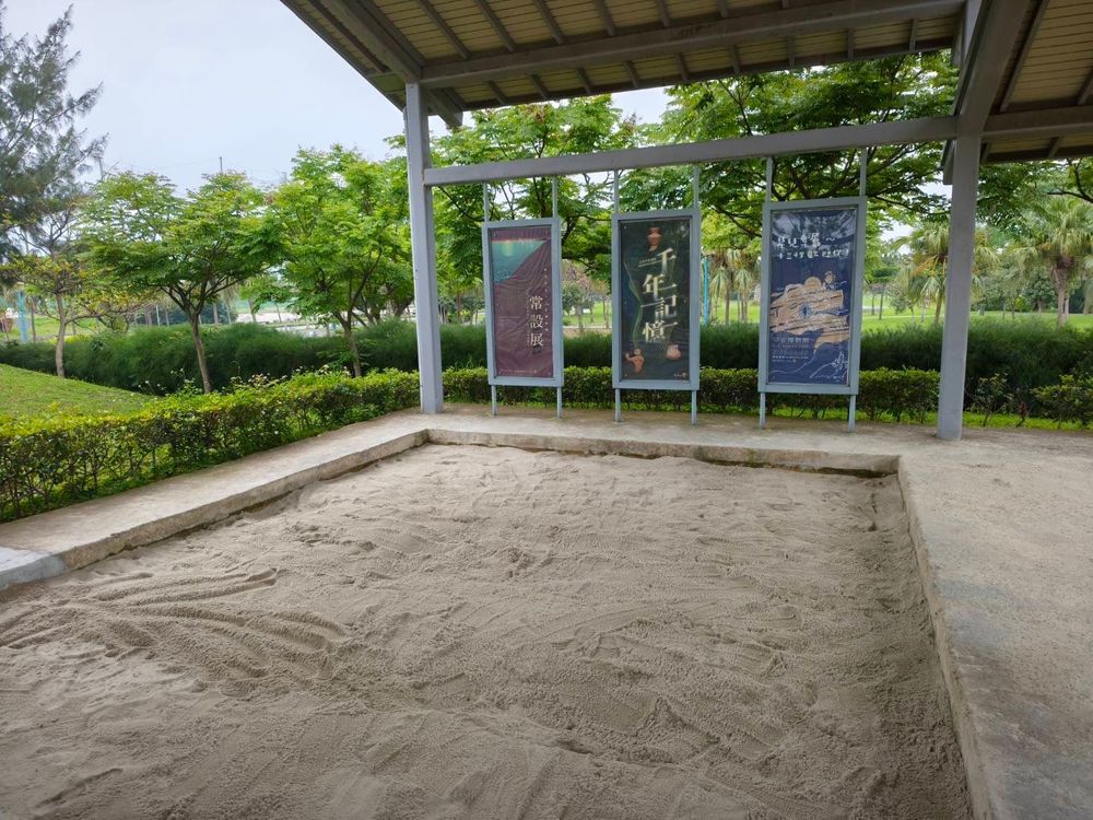 模擬考古挖掘現場，體驗探索地下文物的樂趣（照片提供者：吳國榮 / 拍攝日期：2026.03.30）