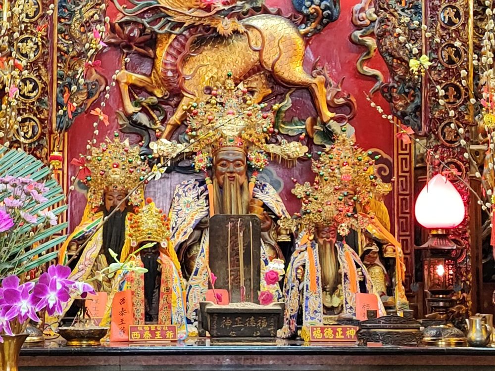 三抱竹聚安宮_福德正神石牌與石雕香爐（照片提供者：林三德 / 拍攝日期：2025.05.29）