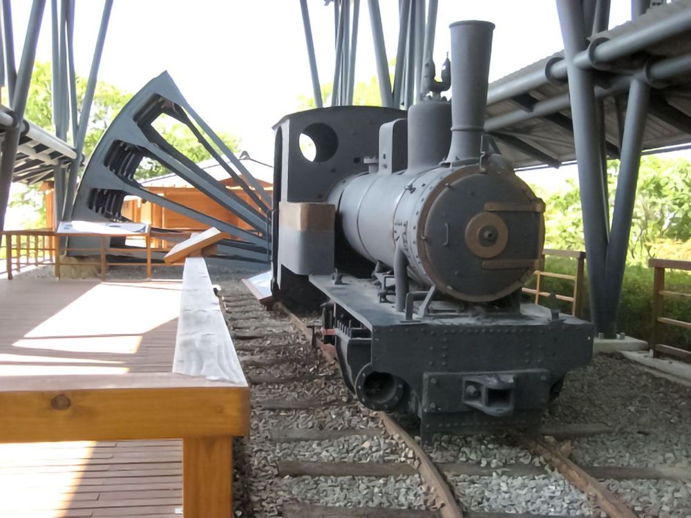 烏山頭水庫開工時的火車頭 照片提供者：烏山頭水庫風景區