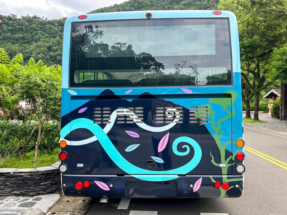 遊園車: 山林女神 /馬郁芳(排灣族) Forest Goddess by Aruwai Matilin /Paiwan 照片拍攝者：原住民族委員會原住民族文化發展中心 / 拍攝日期：2022