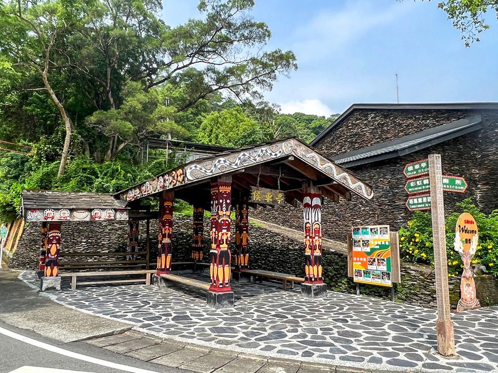 候車亭 Bus Shelter 照片拍攝者：原住民族委員會原住民族文化發展中心 / 拍攝日期：2022