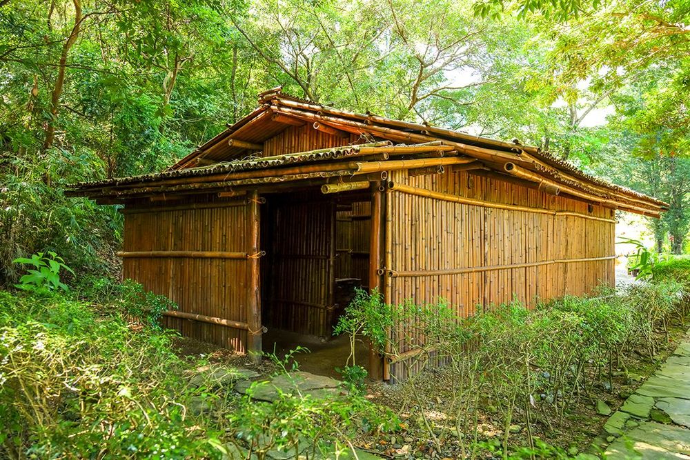 瓦羅社住家 Traditional Saisiyat House in Waluo Village 照片拍攝者：原住民族委員會原住民族文化發展中心 / 拍攝日期：2022
