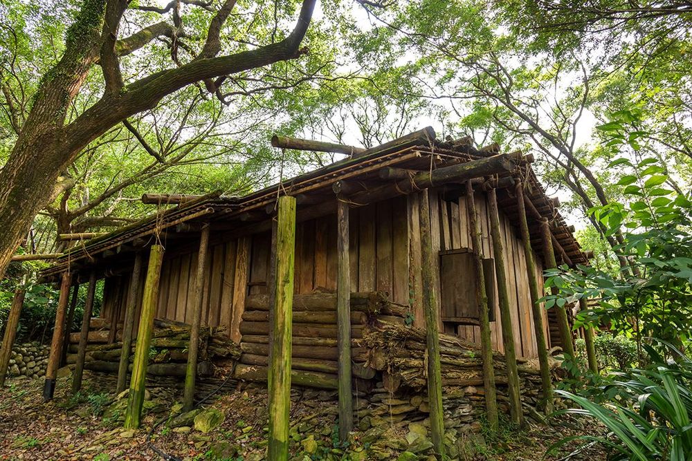 南山社住家 Traditional Atayal House in Nanshan Village 照片拍攝者：原住民族委員會原住民族文化發展中心 / 拍攝日期：2022