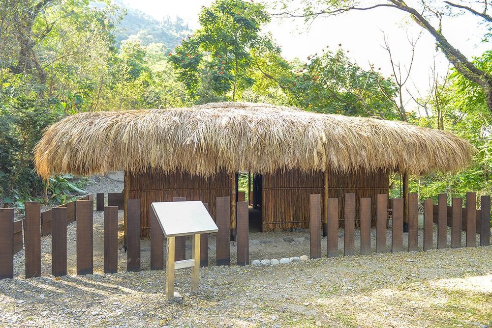卡那卡那富族傳統家屋 Traditional Kanakanavu Dwelling 照片拍攝者：原住民族委員會原住民族文化發展中心 / 拍攝日期：2022
