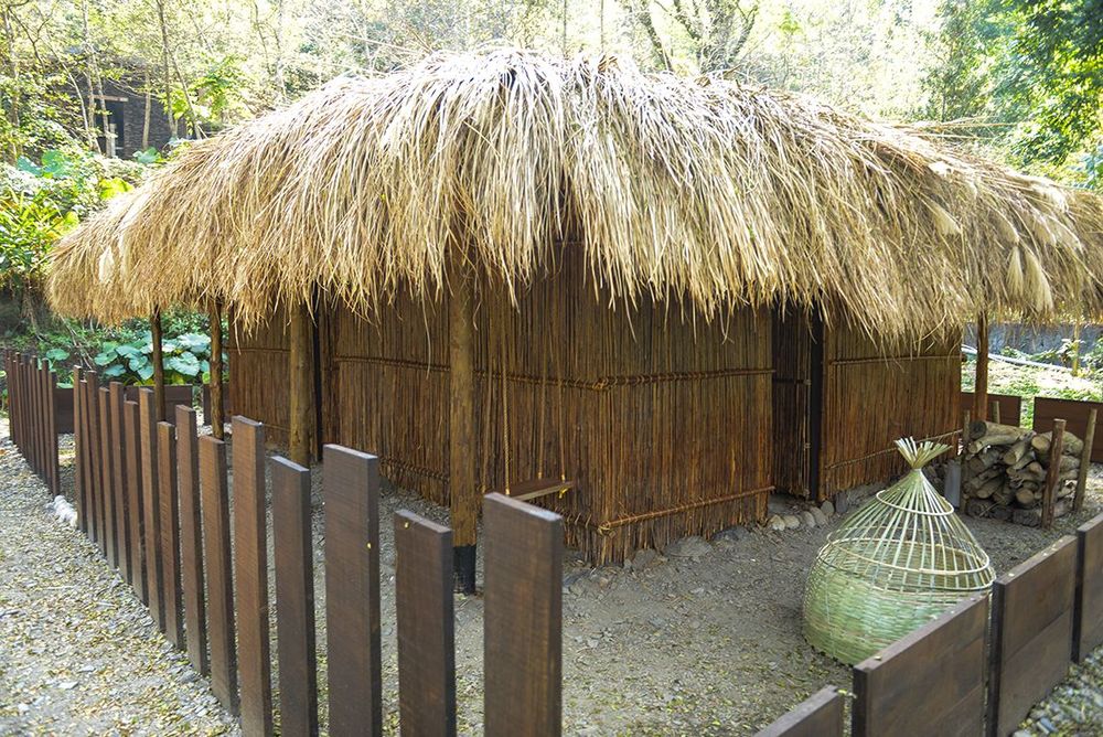 卡那卡那富族傳統家屋 Traditional Kanakanavu Dwelling 照片拍攝者：原住民族委員會原住民族文化發展中心 / 拍攝日期：2022
