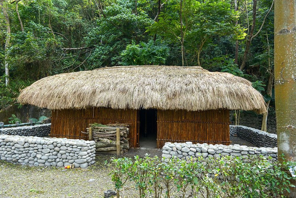 拉阿魯哇族傳統家屋 Traditional Hla’alua Dwelling 照片拍攝者：原住民族委員會原住民族文化發展中心 / 拍攝日期：2022