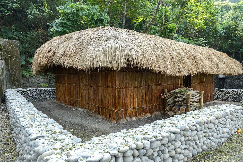 拉阿魯哇族傳統家屋 Traditional Hla’alua Dwelling 照片拍攝者：原住民族委員會原住民族文化發展中心 / 拍攝日期：2022