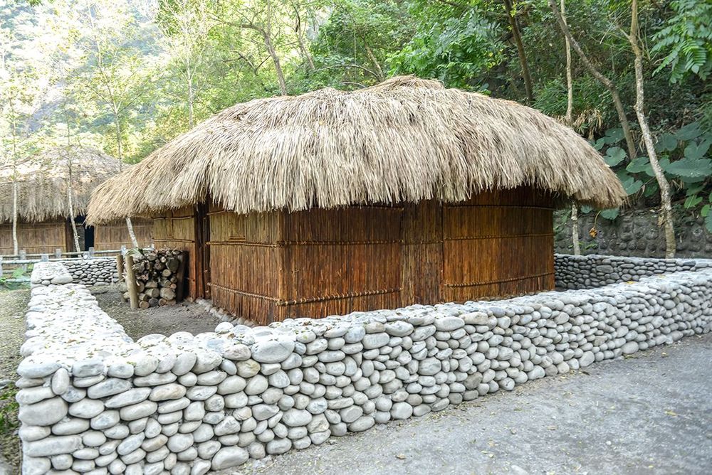 拉阿魯哇族傳統家屋 Traditional Hla’alua Dwelling 照片拍攝者：原住民族委員會原住民族文化發展中心 / 拍攝日期：2022
