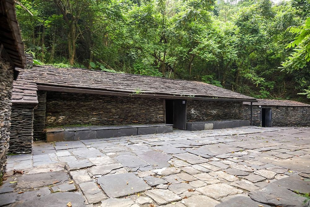 卡內特灣社住家 Traditional Houses in Qanituan Village 照片拍攝者：原住民族委員會原住民族文化發展中心 / 拍攝日期：2022