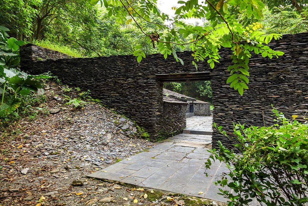 卡內特灣社住家 Traditional Houses in Qanituan Village 照片拍攝者：原住民族委員會原住民族文化發展中心 / 拍攝日期：2022