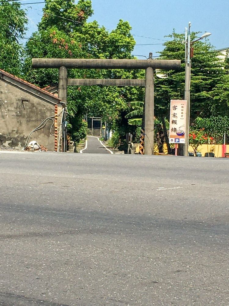佳冬神社鳥居及神橋 照片拍攝者：客家委員會客家文化發展中心提供 / 拍攝日期：2022
