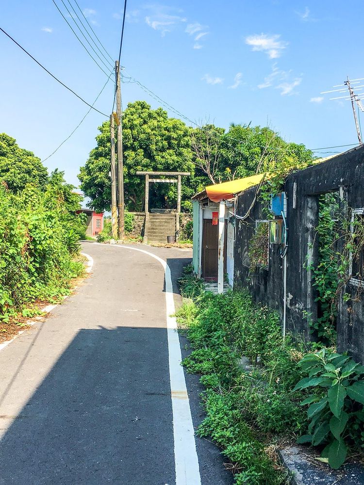 參拜道及鳥居 照片拍攝者：客家委員會客家文化發展中心提供 / 拍攝日期：2022