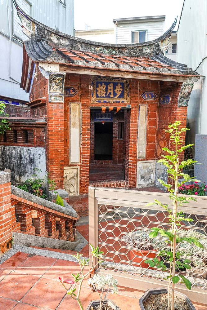 步月樓燕尾屋脊 照片拍攝者：客家委員會客家文化發展中心提供 / 拍攝日期：2022