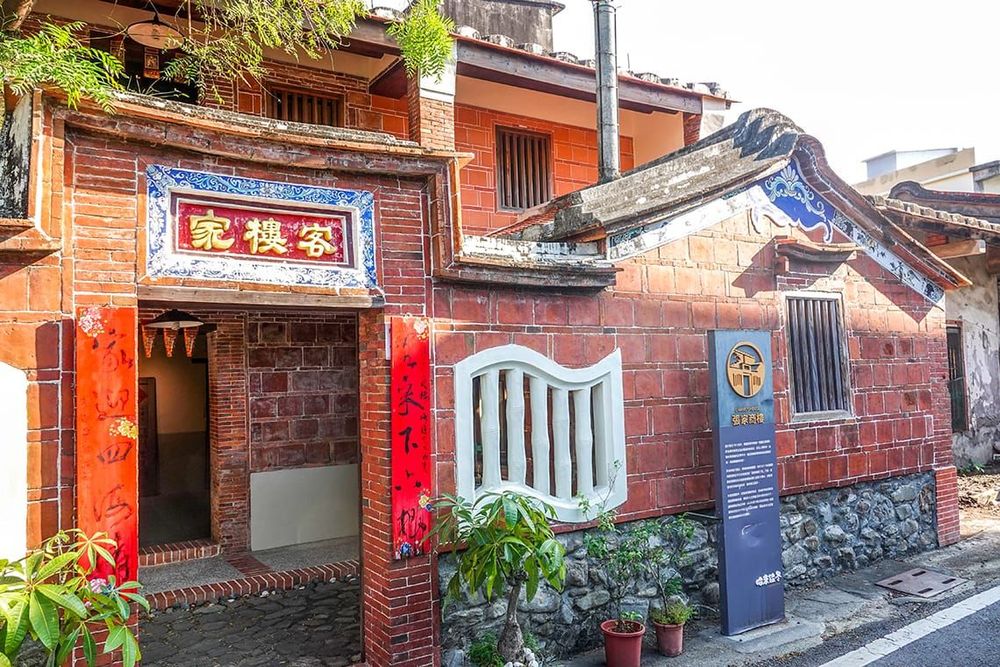 張家商樓近拍 照片拍攝者：客家委員會客家文化發展中心提供 / 拍攝日期：2022